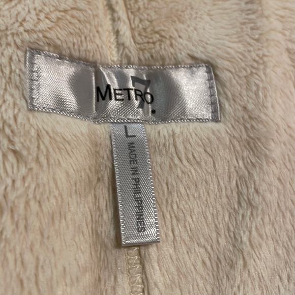 Metro 7 Metallic Sherpa Lined Jacket Vest - Large - Picture 3 of 3